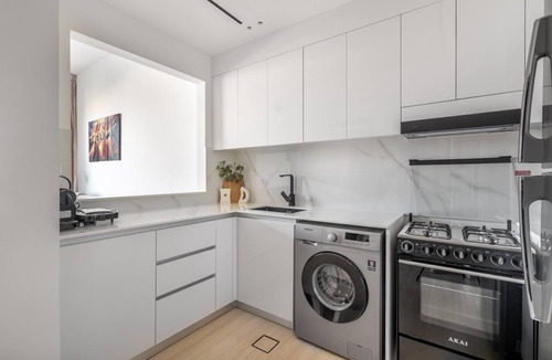 Jumeirah Village Circle Apartment | GuestReady - Modern 1BR | 19th Floor & City Views