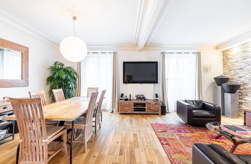 Hopital Saint-Louis Apartment | GuestReady - Modern Delight near Attractions