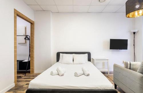 Torrefiel Apartment | GuestReady - Modern loft studio in Valencia