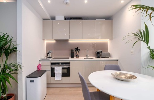 Ravenscourt Park Apartment | GuestReady - Modern Studio for 2 in Albion Court