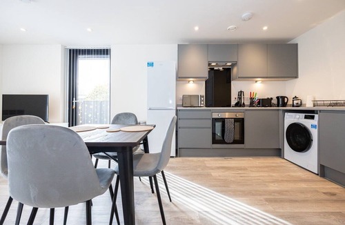 Vauxhall Apartment | GuestReady - Tranquil Vauxhall Stay