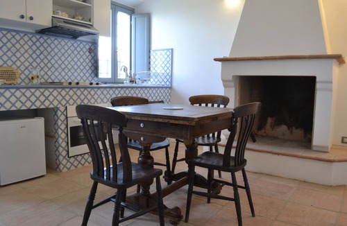 Montalto delle Marche House | Guided E-bike Tours (1h sea or mountain) with Restaurant available at stay