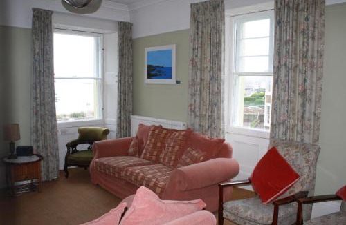 North Berwick House | Guillemots