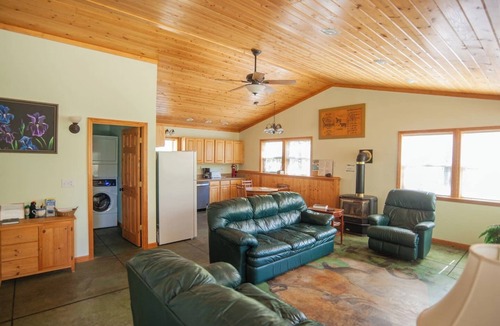 Pray Cabin | Gulch Cabin