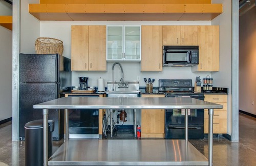 The Gulch Apartment | Gulch Condo - Work From Home or Explore Downtown!