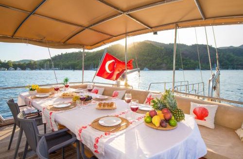Fethiye City Center Boat Rental | Gulet Flores