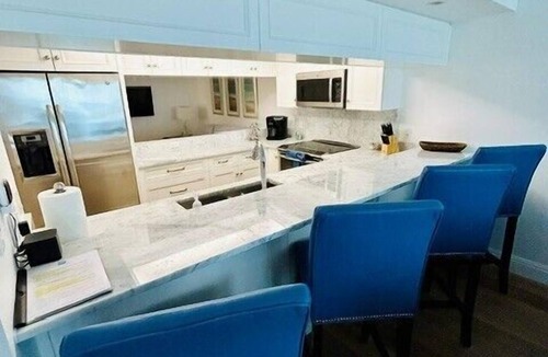 Park Shore Condo | Gulf Beach Views Freshly Painted Naples Cay 10th Floor Unit!