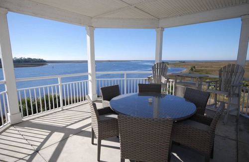 Steinhatchee Condo | Gulf Breeze Condo #201- Private Boat Ramp! WiFi! Docks to be completed May 2026!