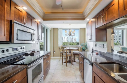 Vanderbilt Beach Condo | Gulf Breeze - Vanderbilt Beach - Bayside