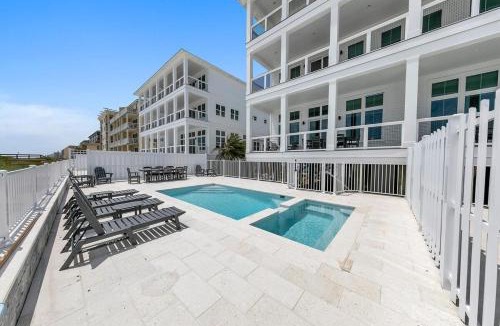 Fort Walton Beach House | Gulf Front 8 BR 6 BA Pool & Hot Tub Pickleball Fun