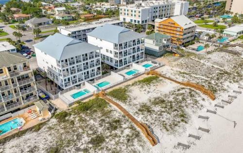 Fort Walton Beach House | Gulf Front 8 BR 6 BA Private Pool & spa Pickleball Fun