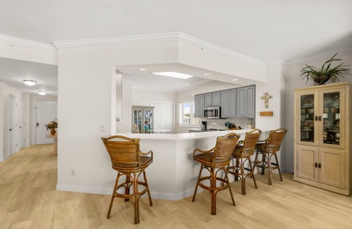 Bel Air Condo | Gulf-front condo w/pool & daily activity perks