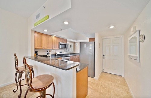 Sanibel Condo | Gulf-Front Comfort at Shell Island Beach Club 7B