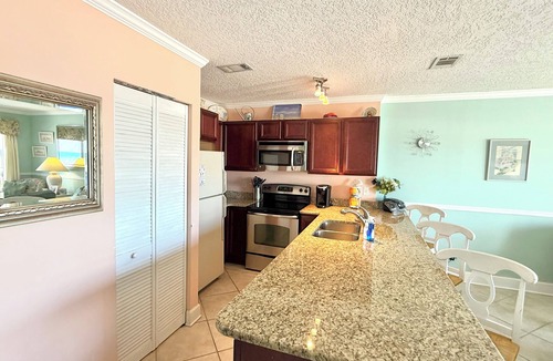 Fort Walton Beach Condo | GULF FRONT CONDO BEACH SERVICE GORGEOUS VIEW 2ND FLOOR UNIT JULY OPENINGS