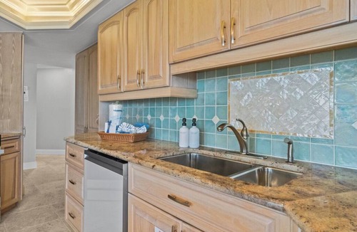Sanibel Condo | Gulf-Front Escape with Private Rooftop Sundeck & Sweeping Sunset Views