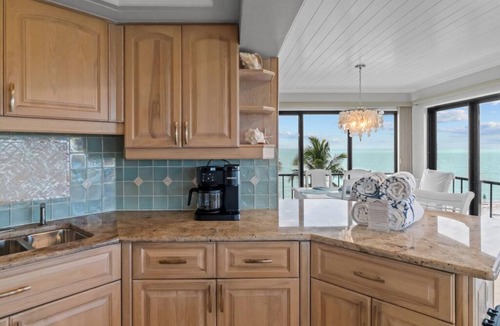 Sanibel Condo | Gulf-Front Escape with Private Rooftop Sundeck & Sweeping Sunset Views