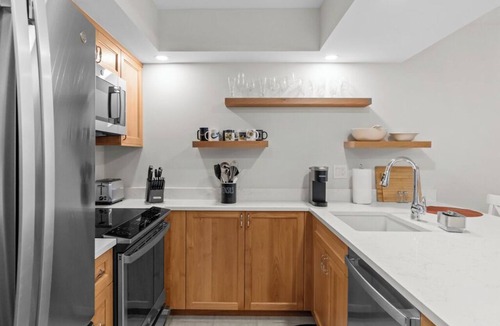 Beachview Country Club Estates Condo | Gulf Front, First Living Level, Two Bedroom Condo - Sanibel Surfside 112