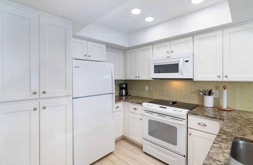 Palm Island Condo | Gulf Front on a ISLAND, 1 pet, tennis, pickleball,sup,kayak. POOL is CLOSED