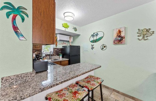 Treasure Island Condo | 🏝️ Gulf-Front Studio: King Bed Full Kitchen Heated Pool ➠ Tropic Terrace 37