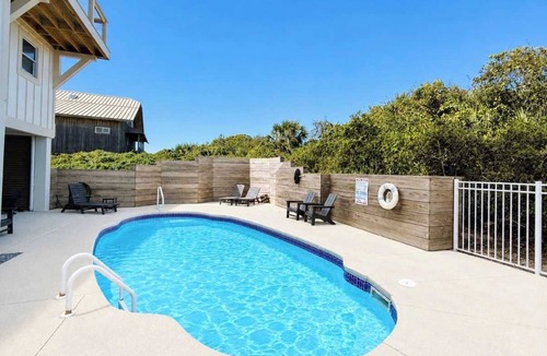 Plantation House | Gulf-Front,Pool, Hot Tub, 5 Kings, Elevator