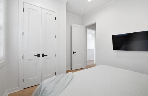 Pass Christian Apartment | Gulf Paradise 3BD - Pool - Walk to the Beach