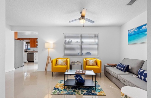 Madeira Beach House | Gulf-Side Beach House - Tiki Bar · Direct Beach Access · No Roads to Cross
