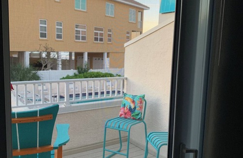 Bradenton Beach Apartment | Gulf side! No crossing the street to get to the beach! COQUINA BEACH CLUB 109
