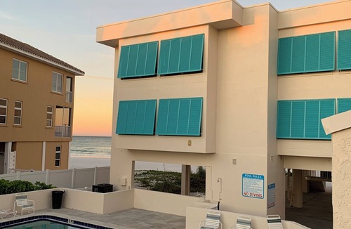 Bradenton Beach Apartment | Gulf side! No crossing the street to get to the beach! COQUINA BEACH CLUB 109