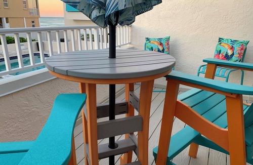 Bradenton Beach Apartment | Gulf side! No crossing the street to get to the beach! COQUINA BEACH CLUB 109