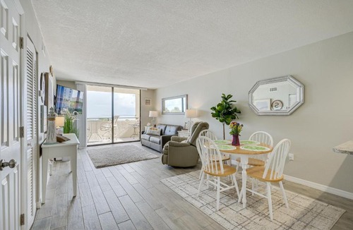 Hudson House | Gulf-View Balcony & Pool Access: Hudson Retreat