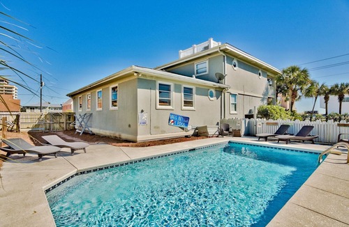 Holiday Isle House | Gulf-View Home with Pool, Game Room & Tiki Cruise