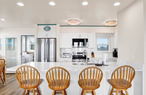 Surf Side Shores House | Gulf Views | Pet Friendly | Deeded Beach Access