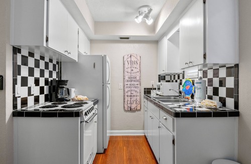 St. Pete Beach Condo | ✨ Gulf Winds Upgraded Condo — Beautiful Remodel with Queen Bed Near the Beach
