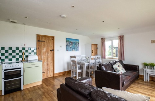 Port Gaverne Cottage | GULL LODGE, pet friendly, with a garden in Port Isaac