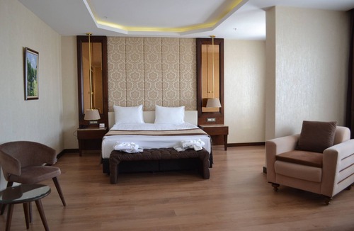 Yoncalı Koyu Hotel | Gulumser Hatun Termal Otel & Spa