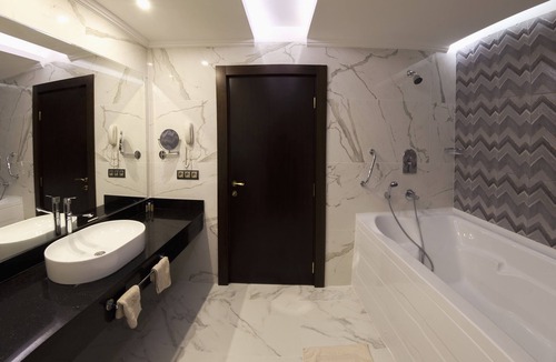 Yoncalı Koyu Hotel | Gulumser Hatun Termal Otel & Spa