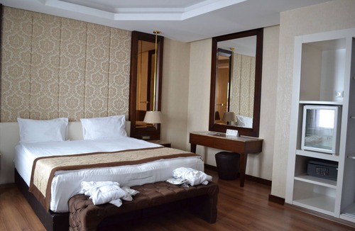 Yoncalı Koyu Hotel | Gulumser Hatun Termal Otel & Spa