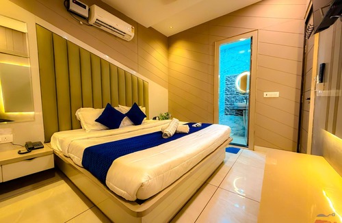 Mathura Hotel | Guruvayur Dham