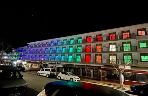 Es Pelats Hotel | Guya Wave Hotel