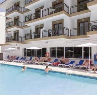 Es Pelats Hotel | Guya Wave Hotel