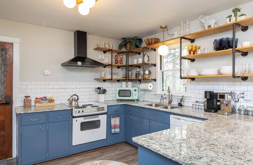 Eureka Springs House | Gypsy Haven: Retro Charm - Heart of the Upper Loop