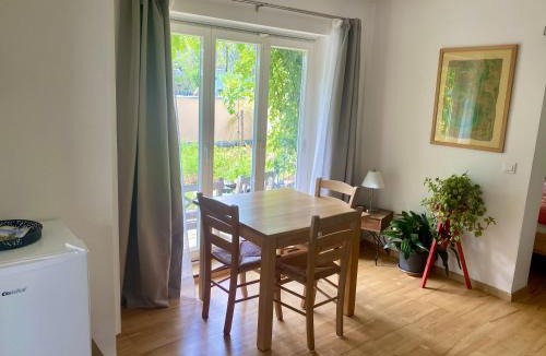 Idstein Apartment | Häuschen mit Gartenblick