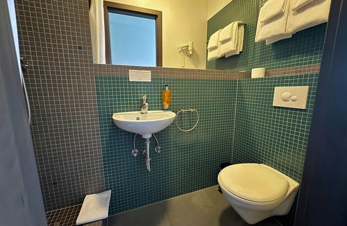 Egilsstadir Hotel | Hótel Valaskjálf