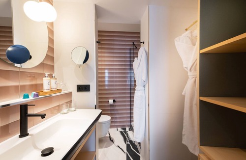 Porte-Saint-Martin Hotel | Hôtel Amoi Paris
