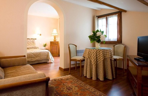 Ainhoa Hotel | Hôtel Argi Eder