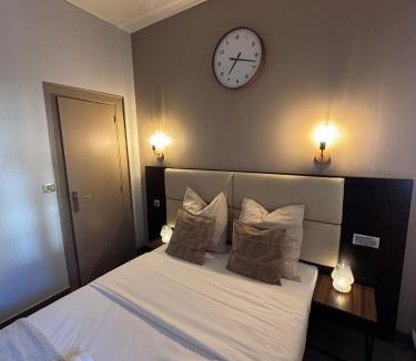 Gare-Jouvenet Hotel | Hôtel Astrid