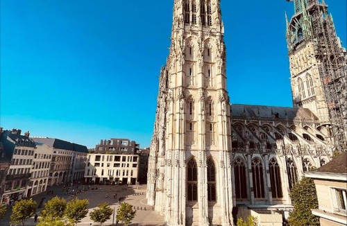 Quartier Vieux Marche-Cathedrale Hotel | Hôtel Cardinal