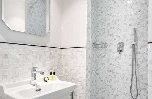 Cite des Perichaux Hotel | Hôtel Clarisse