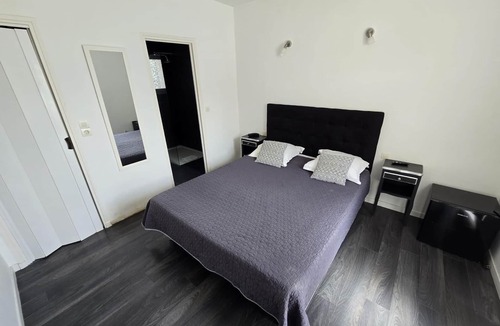 Peymeinade Hotel | Hôtel de la Poste