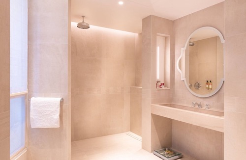Faubourg-du-Roule Hotel | Hôtel de Montesquieu